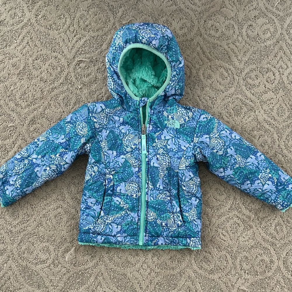 The North Face Mossbud Reversible Blue Teal Floral-Print Puffer Jacket